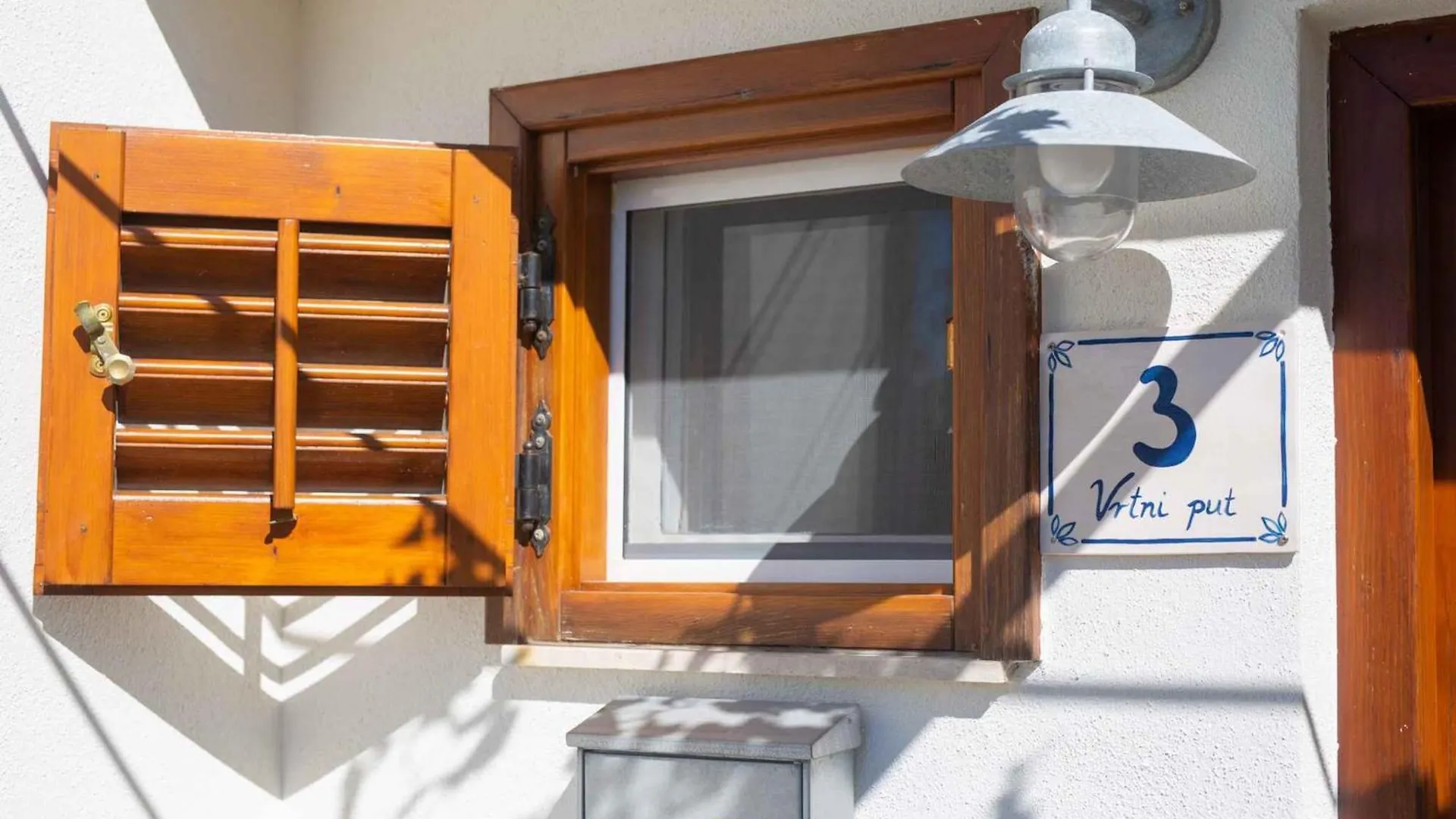 Apartment In Vrbnik - Insel Krk 45800  Vrbnik (Primorje-Gorski Kotar)